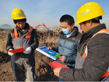 天津分公司开展宪法进工地主题活动 天津分公司开展宪法进工地主题活动