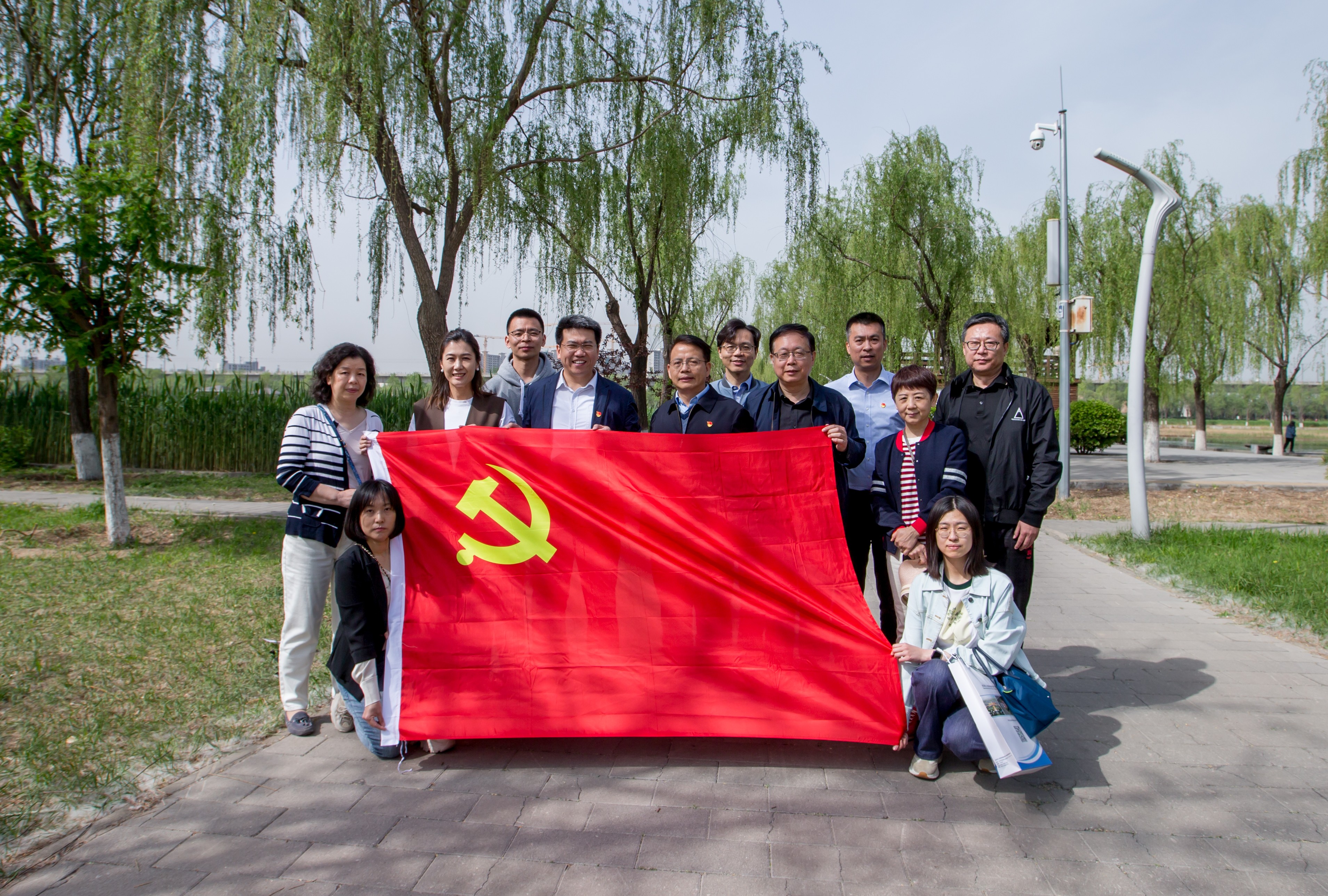 公司总部第三党支部、北京分公司党支部与北京市国资委离退休干部处党支部联合开展主题党日活动 公司总部第三党支部、北京分公司党支部与北京市国资委离退休干部处党支部联合开展主题党日活动