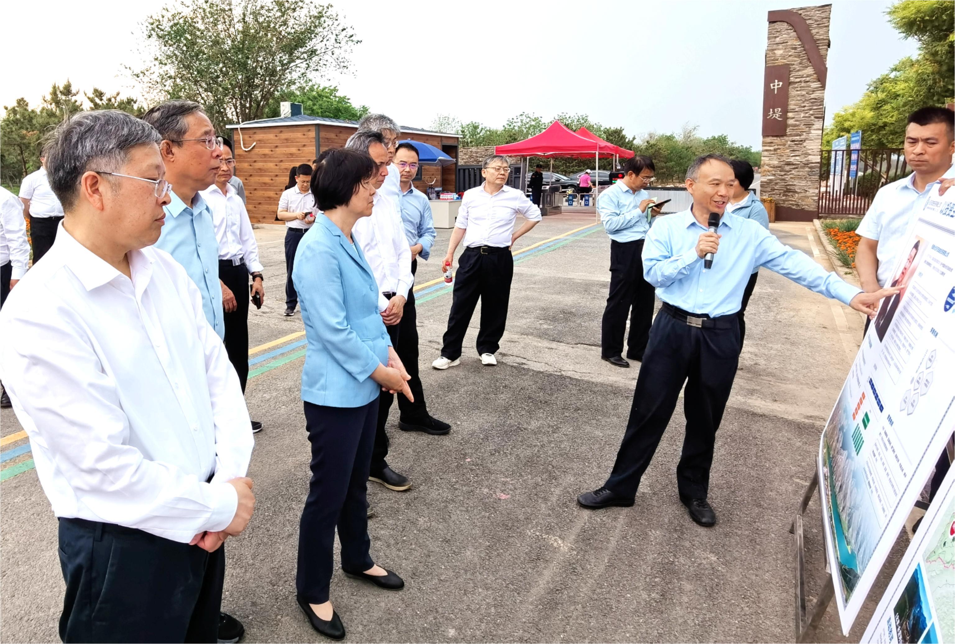 全国政协副主席沈跃跃调研永定河北京段综合治理与生态修复工作 全国政协副主席沈跃跃调研永定河北京段综合治理与生态修复工作