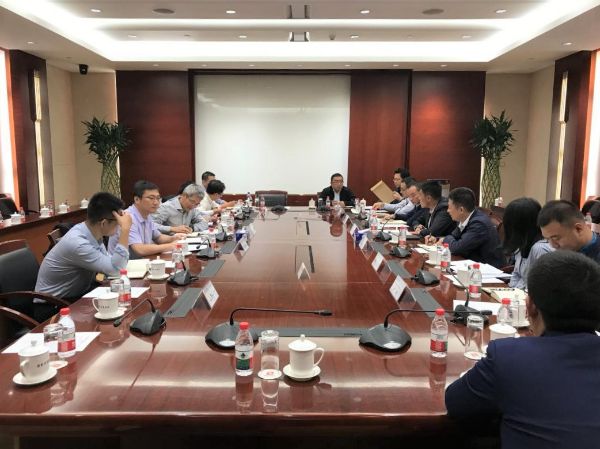 公司与国家开发银行联合召开融资工作专门小组会议 共同提出“流域治理结合区域发展”的融资新模式