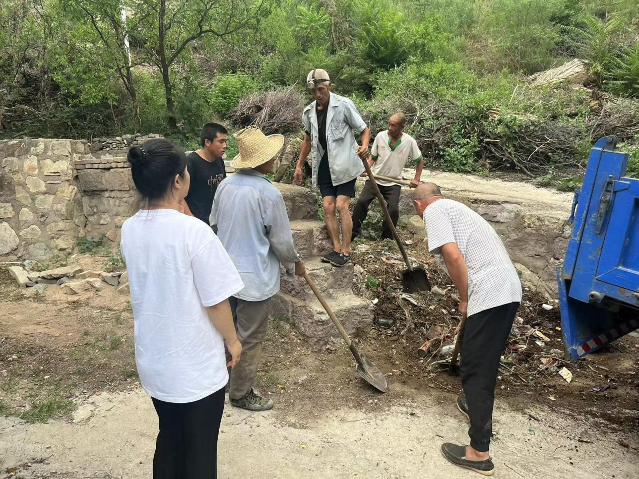 防汛一线 | 公司乡村振兴工作队协助当地完成村民转移撤离 防汛一线 | 公司乡村振兴工作队协助当地完成村民转移撤离