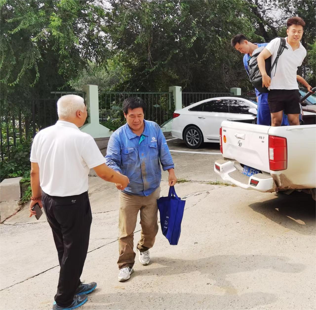 永定文苑 | 谁是最亲爱的人 永定文苑 | 谁是最亲爱的人