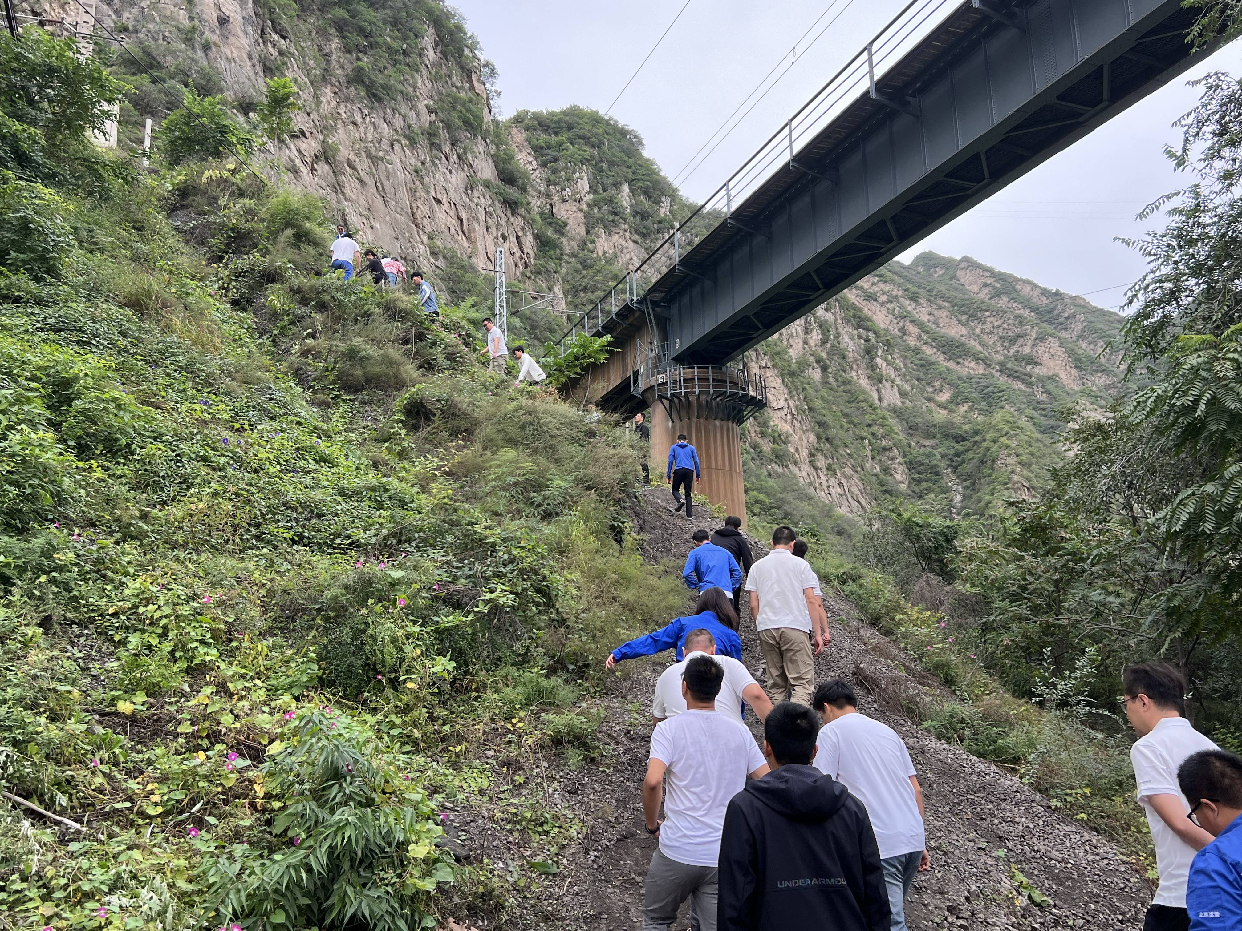 “重走英雄路 厚植永定情”——北京运营公司举办徒步挑战赛 “重走英雄路 厚植永定情”——北京运营公司举办徒步挑战赛