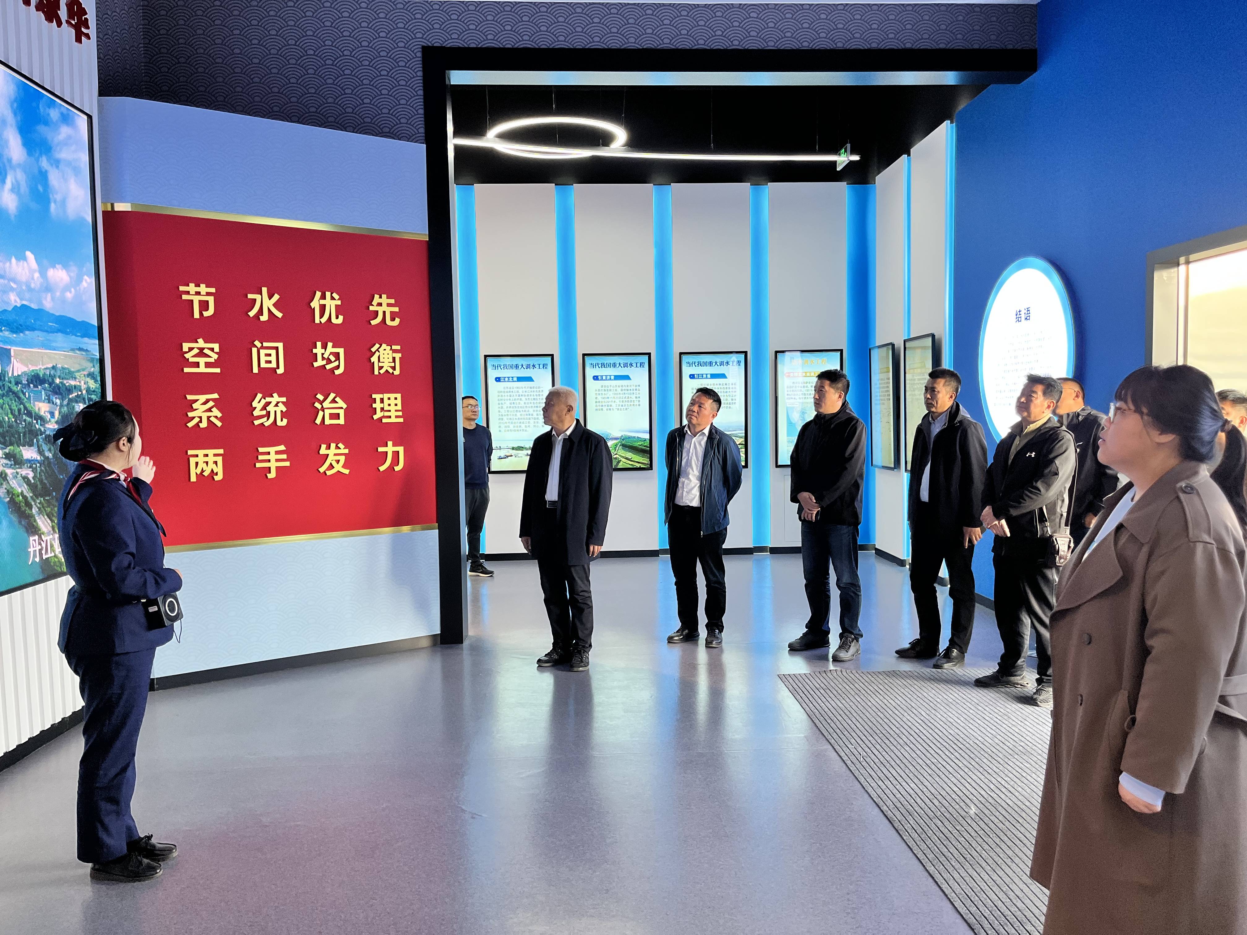 北京地区联合党支部到北京市南水北调团城湖管理处开展主题党日活动 北京地区联合党支部到北京市南水北调团城湖管理处开展主题党日活动