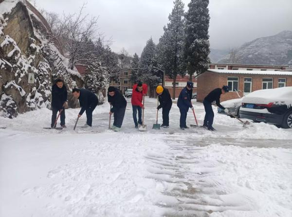 北京运营公司 | 多举措应对降温降雪天气 北京运营公司 | 多举措应对降温降雪天气