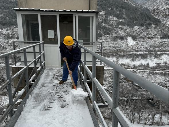 北京运营公司 | 多举措应对降温降雪天气 北京运营公司 | 多举措应对降温降雪天气