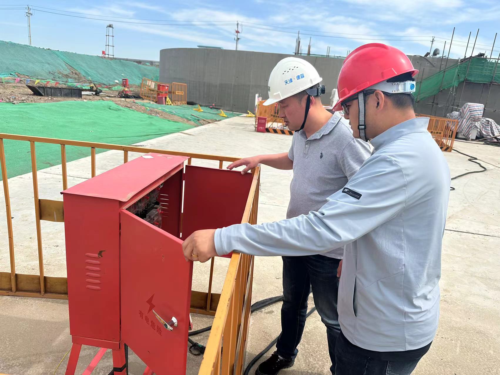 天津分公司 | 节日施工不“打烊” 坚守一线保安全