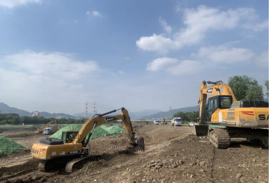 中秋“不打烊” 永定河北京段灾后恢复重建项目施工忙 中秋“不打烊” 永定河北京段灾后恢复重建项目施工忙