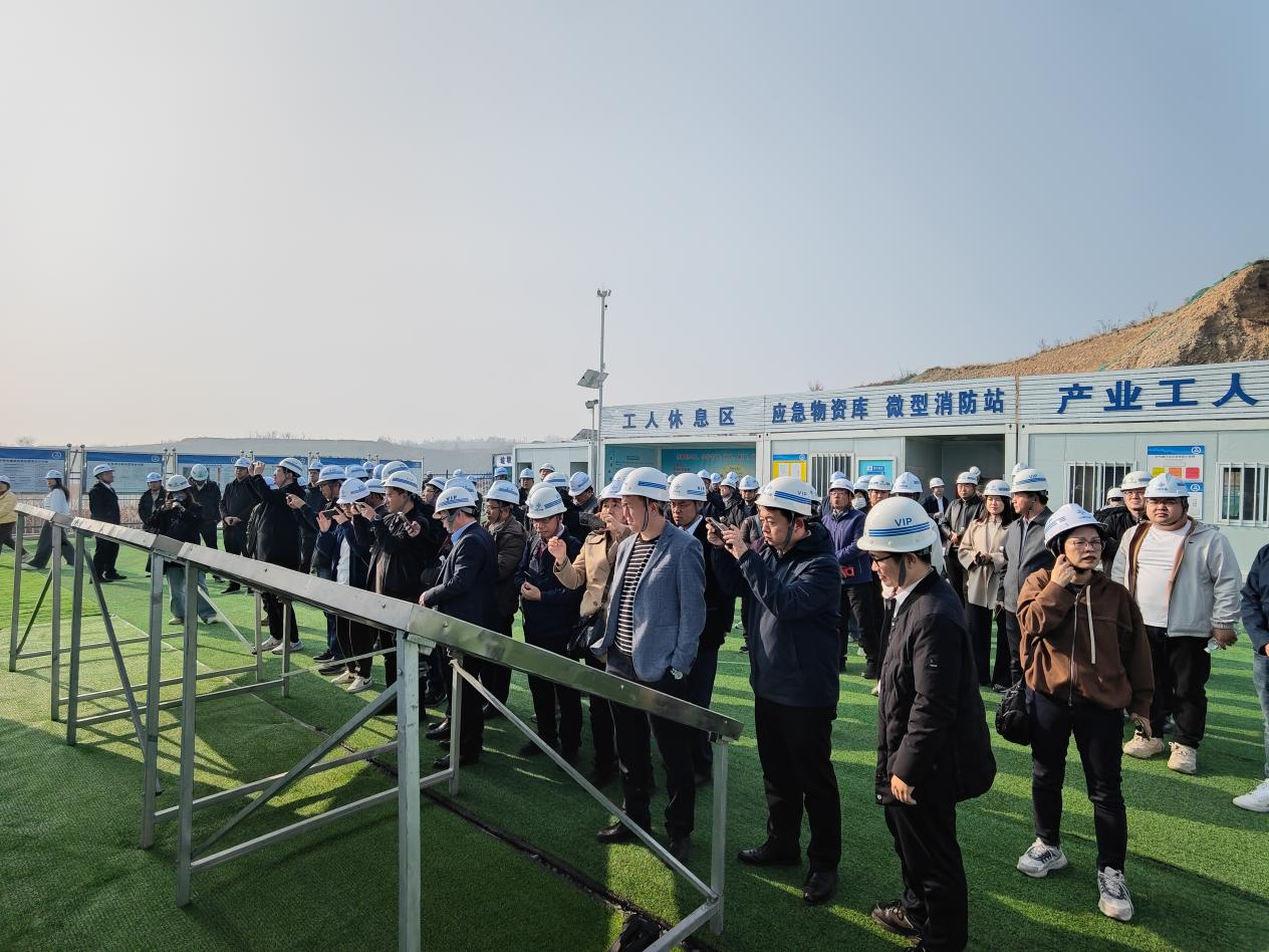 中国湖库清淤与泥沙利用协同创新平台一行参观考察官厅水库清淤试点工程和洋河水库水生态修复工程