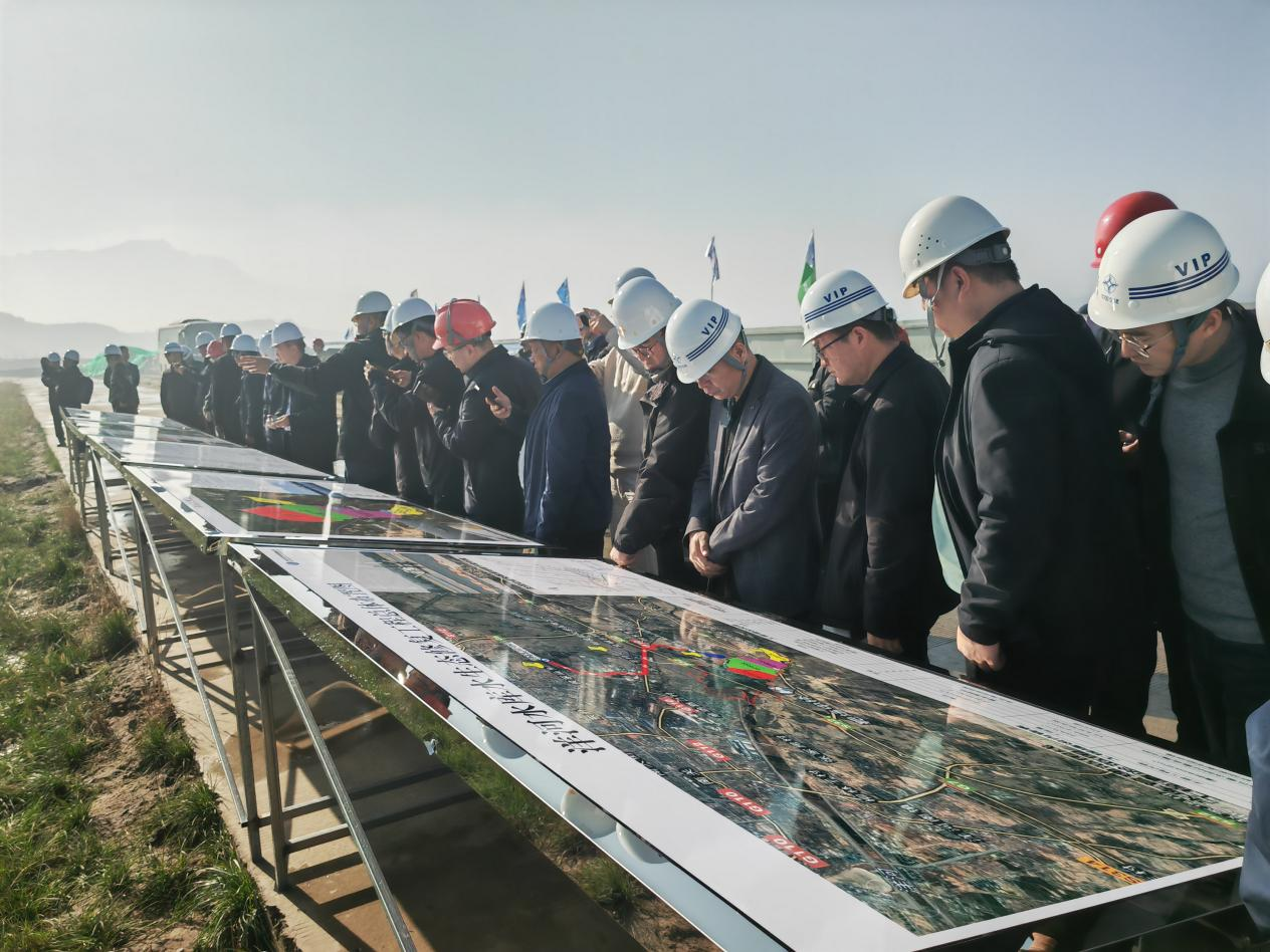 中国湖库清淤与泥沙利用协同创新平台一行参观考察官厅水库清淤试点工程和洋河水库水生态修复工程