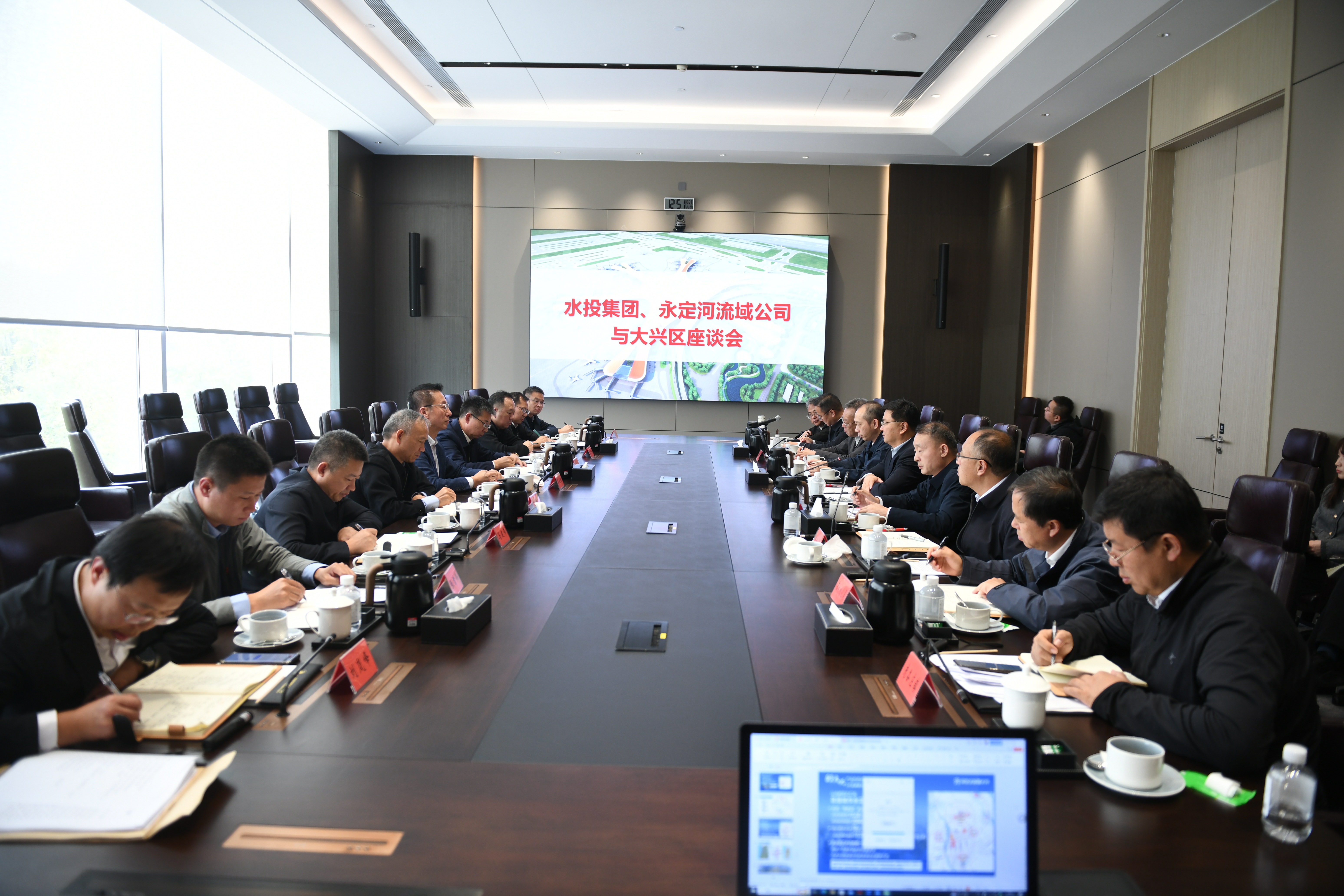 公司主要领导拜会大兴区委书记初军威