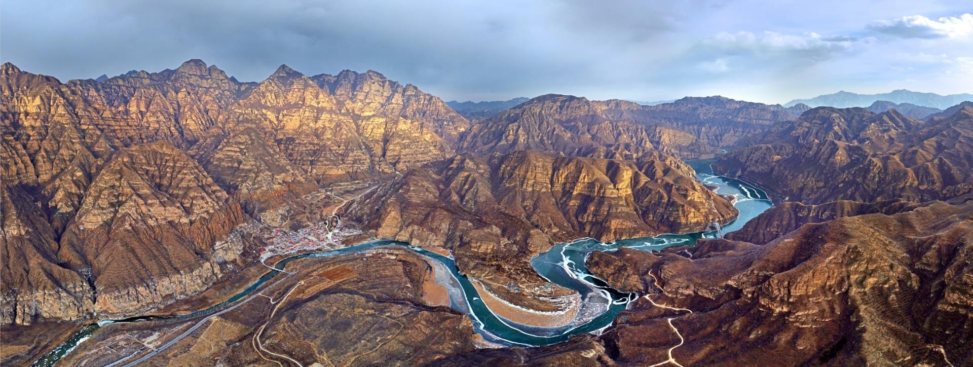 永定河水绕山转