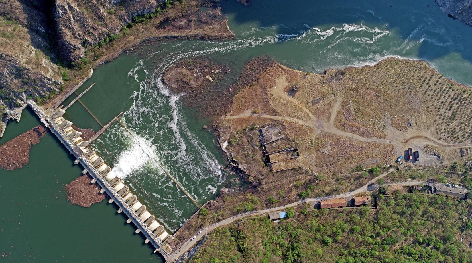 2020年永定河生态补水壮美瞬间_落坡岭水库下泄口